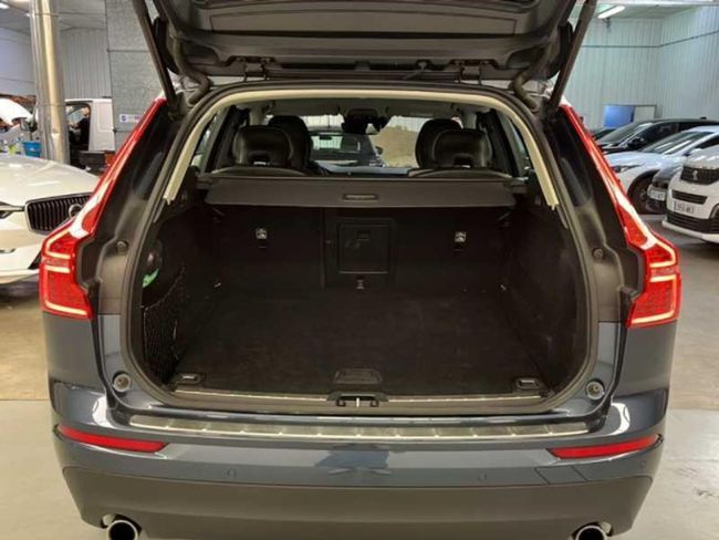 Volvo XC60 2.0 B4 D AWD Momentum Pro Auto   - Foto 12