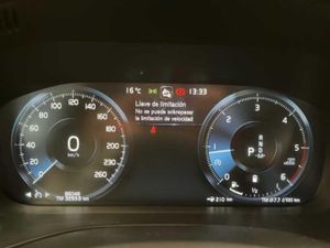 Volvo XC60 2.0 B4 D AWD Momentum Pro Auto   - Foto 14