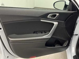 Kia Ceed Tourer 1.0 MHEV 88kW (120CV) Drive DCT   - Foto 13