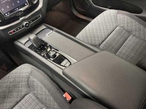 Volvo XC60 2.0 B4 D Core Auto   - Foto 16