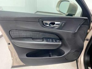 Volvo XC60 2.0 B4 D Core Auto   - Foto 20
