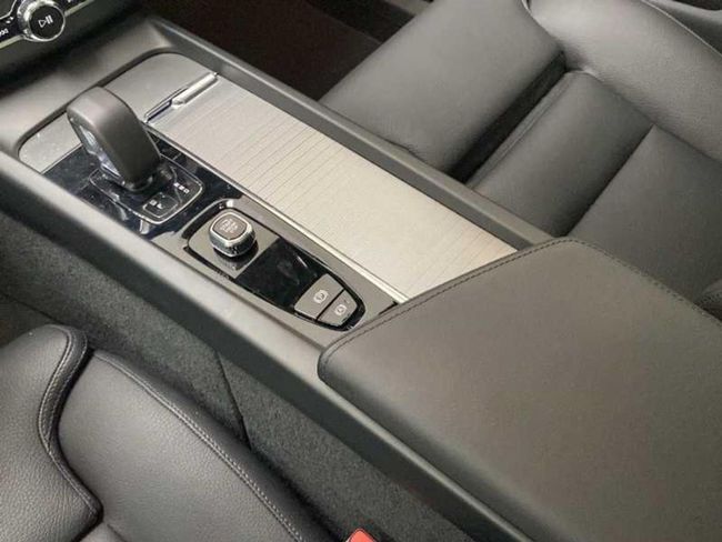 Volvo XC60 2.0 T6 AWD Recharge Plus Dark Auto   - Foto 19