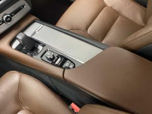 Volvo XC90 2.0 B5 D AWD Momentum Pro Auto   - Foto 17