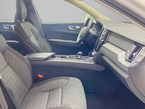 Volvo XC60 2.0 B4 D Core Auto   - Foto 17