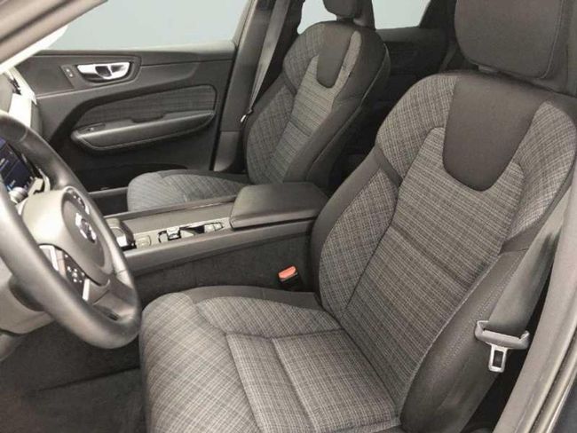 Volvo XC60 2.0 B4 D Momentum Auto   - Foto 10