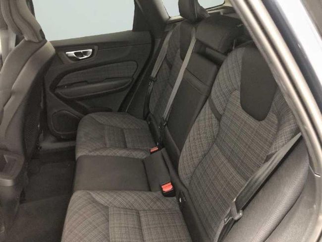 Volvo XC60 2.0 B4 D Momentum Auto   - Foto 11