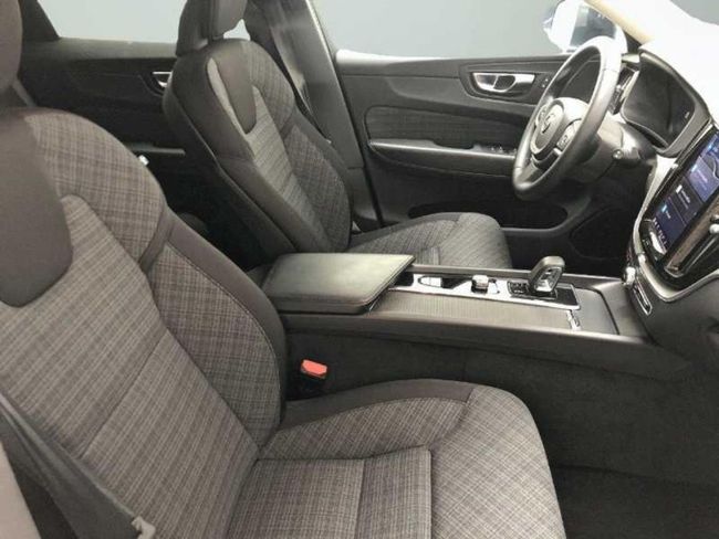 Volvo XC60 2.0 B4 D Momentum Auto   - Foto 21
