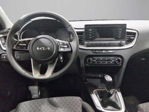 Kia Ceed 1.6 MHEV iMT 100kW (136CV) Concept   - Foto 13