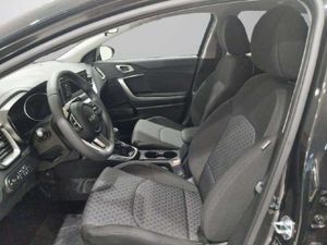 Kia Ceed 1.6 MHEV iMT 100kW (136CV) Concept   - Foto 10