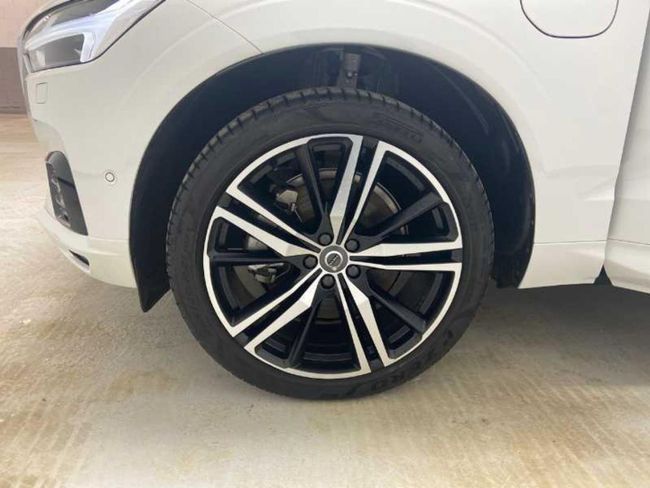 Volvo XC60 2.0 T8 AWD R-Design Auto   - Foto 16