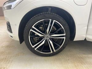 Volvo XC60 2.0 T8 AWD R-Design Auto   - Foto 16