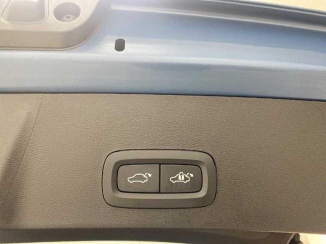 Volvo XC40 1.5 T4 Recharge PHEV Core Auto   - Foto 20