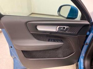 Volvo XC40 1.5 T4 Recharge PHEV Core Auto   - Foto 19