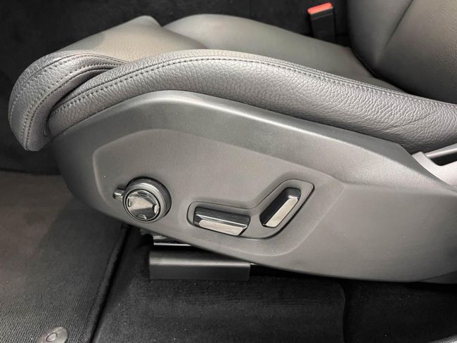 Volvo XC60 2.0 T6 AWD Recharge Ultra Dark Auto   - Foto 31