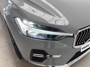 Volvo XC60 2.0 T6 AWD Recharge Core Auto   - Foto 32