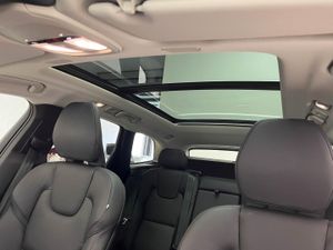Volvo XC60 2.0 T6 AWD Recharge Core Auto   - Foto 22