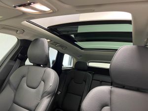 Volvo XC60 2.0 T6 AWD Recharge Core Auto   - Foto 28
