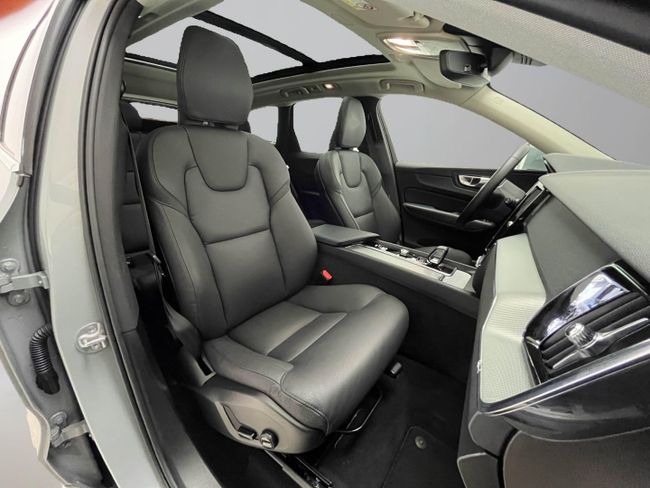 Volvo XC60 2.0 T6 AWD Recharge Core Auto   - Foto 26