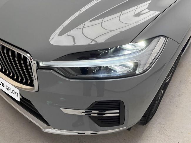 Volvo XC60 2.0 T6 AWD Recharge Core Auto   - Foto 32