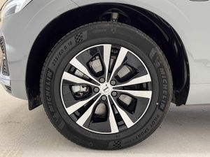 Volvo XC60 2.0 T6 AWD Recharge Core Auto   - Foto 12
