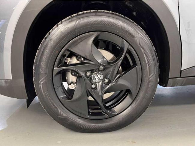 Alfa Romeo Junior Ibrida 100kW (136CV)   - Foto 17