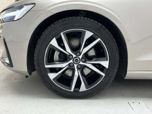Volvo V60 2.0 B4 (G) Plus Dark Auto   - Foto 16