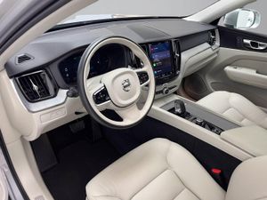 Volvo XC60 2.0 T6 AWD Recharge Core Auto   - Foto 13