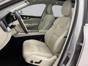 Volvo XC60 2.0 T6 AWD Recharge Core Auto   - Foto 14