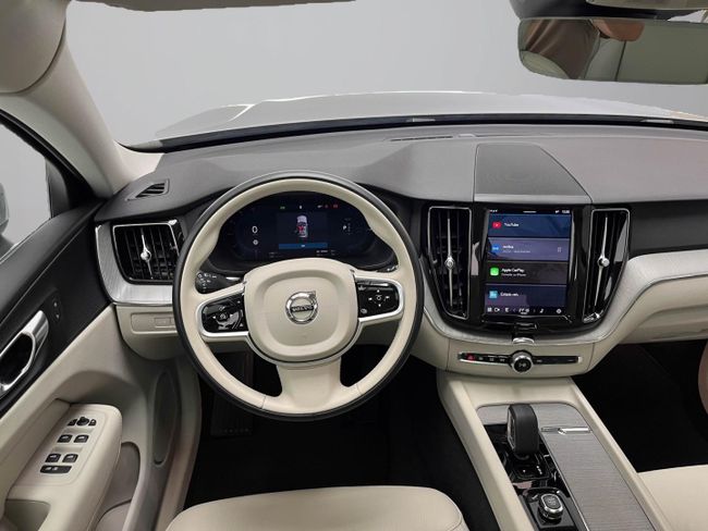 Volvo XC60 2.0 T6 AWD Recharge Core Auto   - Foto 17