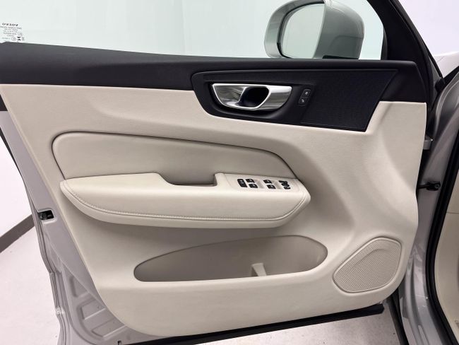 Volvo XC60 2.0 T6 AWD Recharge Core Auto   - Foto 30