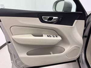 Volvo XC60 2.0 T6 AWD Recharge Core Auto   - Foto 30