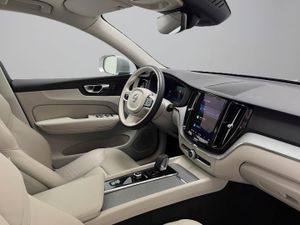 Volvo XC60 2.0 T6 AWD Recharge Core Auto   - Foto 19