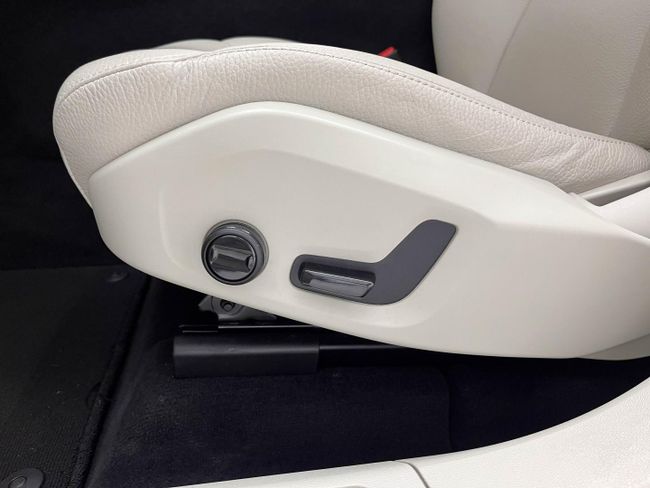 Volvo XC60 2.0 T6 AWD Recharge Core Auto   - Foto 15
