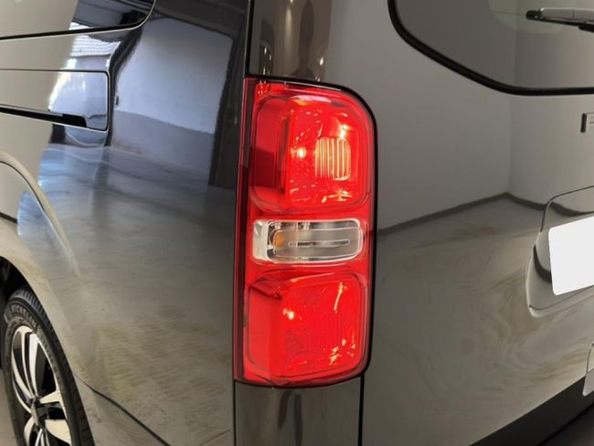 Peugeot Traveller 2.2 BLUEHDI 180 AUTO LONG BUSINESS 180 5P 8 Plazas   - Foto 17