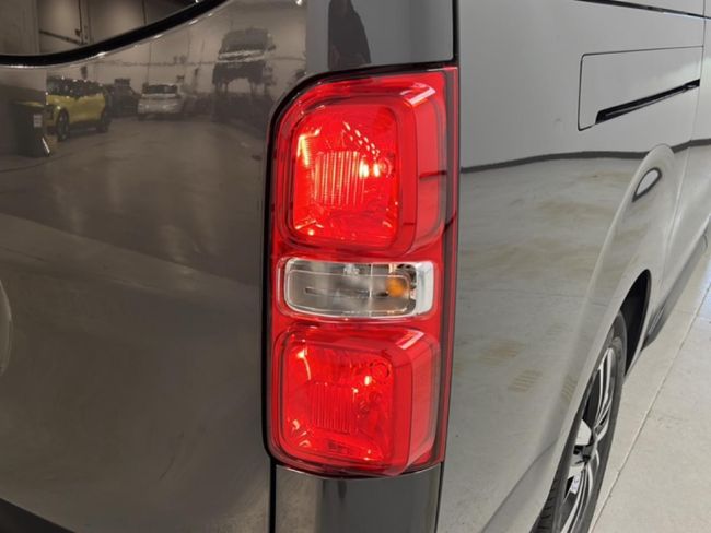 Peugeot Traveller 2.2 BLUEHDI 180 AUTO LONG BUSINESS 180 5P 8 Plazas   - Foto 18