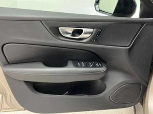 Volvo V60 2.0 B4 (G) Plus Dark Auto   - Foto 21