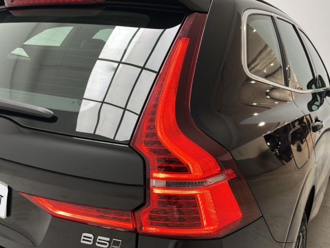 Volvo XC60 2.0 B5 G AWD Core Auto   - Foto 13