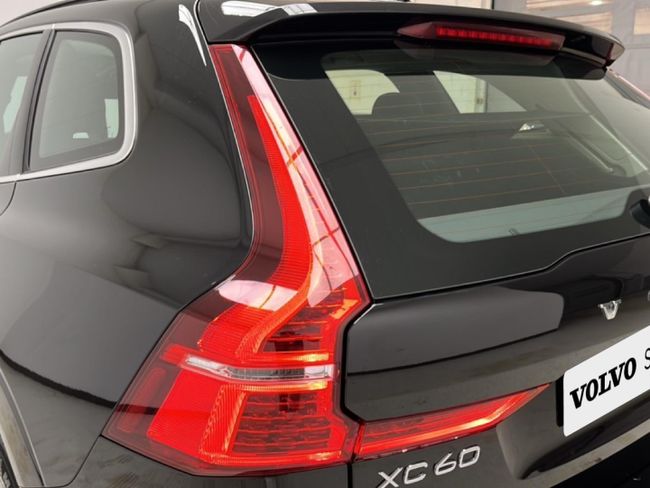 Volvo XC60 2.0 B5 G AWD Core Auto   - Foto 12