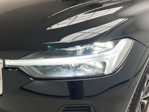 Volvo XC60 2.0 B5 G AWD Core Auto   - Foto 11
