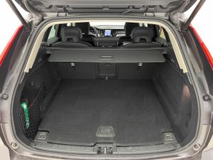 Volvo XC60 2.0 B5 G AWD Core Auto   - Foto 13