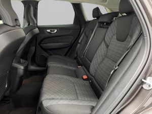 Volvo XC60 2.0 B5 G AWD Core Auto   - Foto 12
