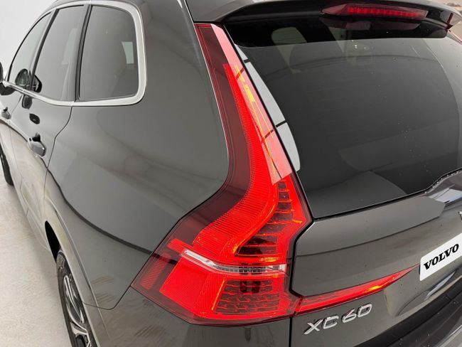 Volvo XC60 2.0 B5 G AWD Core Auto   - Foto 23