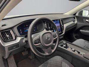 Volvo XC60 2.0 B5 G AWD Core Auto   - Foto 17