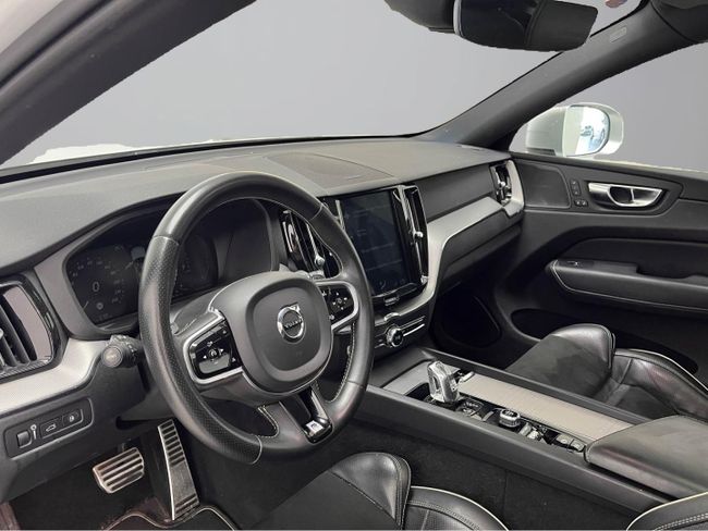 Volvo XC60 2.0 T8 AWD R-Design Auto   - Foto 13