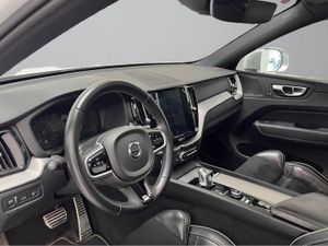 Volvo XC60 2.0 T8 AWD R-Design Auto   - Foto 13