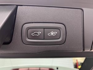 Volvo XC60 2.0 T8 AWD R-Design Auto   - Foto 31