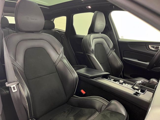 Volvo XC60 2.0 T8 AWD R-Design Auto   - Foto 18