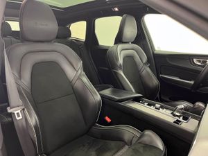 Volvo XC60 2.0 T8 AWD R-Design Auto   - Foto 18
