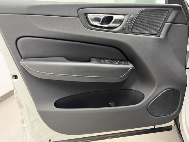 Volvo XC60 2.0 T8 AWD R-Design Auto   - Foto 11