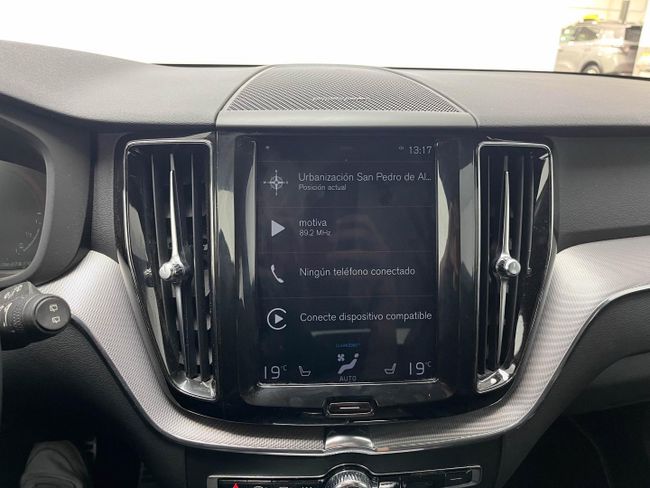 Volvo XC60 2.0 T8 AWD R-Design Auto   - Foto 21